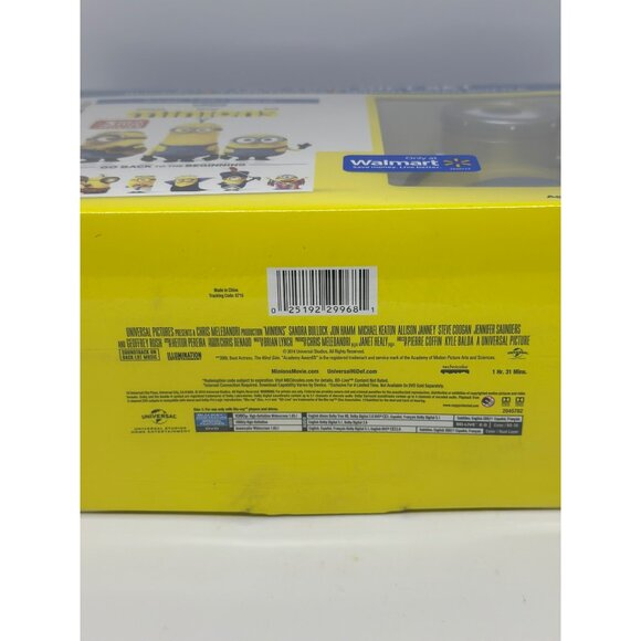 NIB Minions Blu-ray DVD Gift Set Limited Time Exclusive + 3 Mini Movies + Bottle - Picture 7 of 7